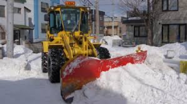 自己所有の大型重機で、大雪が降った後は無償でご近所さんの家周りを除雪している。ある時、お向かいさんが「除雪がちゃんとされていない」と文句を言...